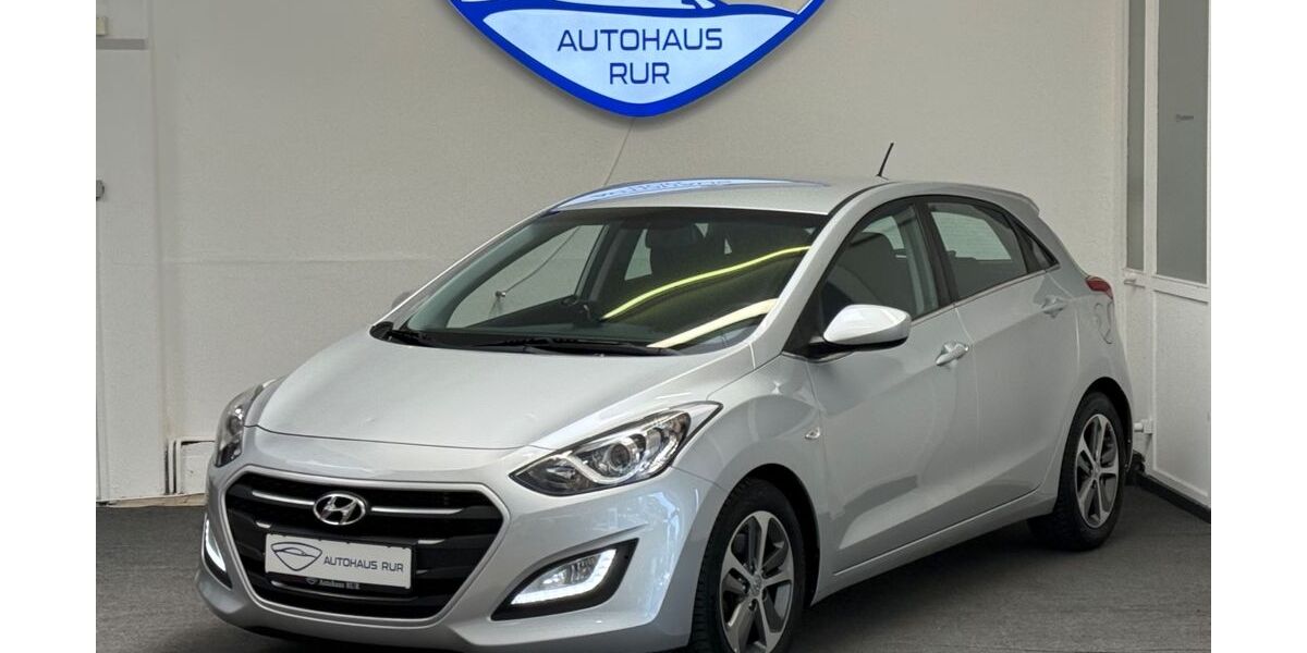 Hyundai i30 89.990 km 9.890 &euro; Düren 52353