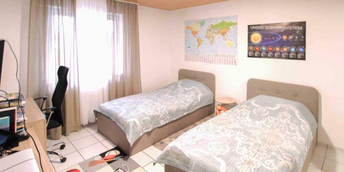 Mehrfamilienhaus, Wohnhaus Hürtgenwald Kleinhau - 8 Zimmer, 220 m&sup2;, 315.000&euro; | Angebot:25717138