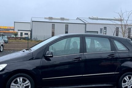 Mercedes-Benz B 200 162.000 km 4.400 &euro; Düren 52351