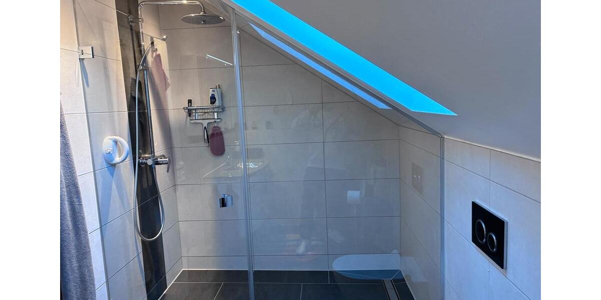 Dachgeschoßwohnung Elsdorf - 3 Zimmer, 120 m&sup2;, 1.500&euro; | Angebot:25103880